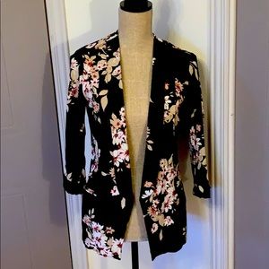 Dynamite Small black floral printed jacket